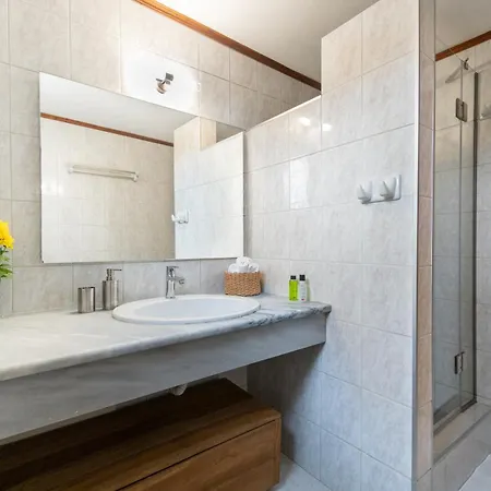 Aphrodite's Maisonette On Corfu Island * Μπαρμπάτι